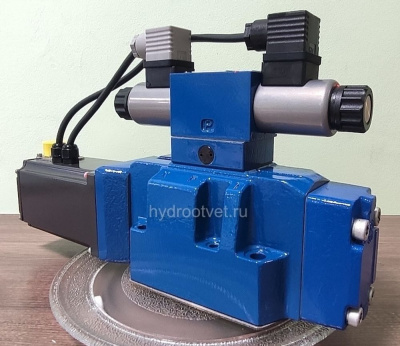 4WRKE16E200L-3X/6EG24ETK31/A1D3M - Пропорциональный распределитель с обратной связью по положению золотника и со встроенным усилителем (OBE), Ду16, A1 = ±10 В, номинальный расход 200 л/мин, схема E, каналы управления ET = X и Y - внутренние